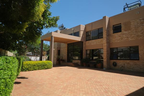 8 Bedroom House