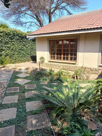 25  m² Commercial space