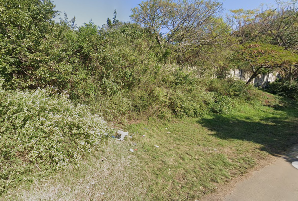 1 002 m² Land