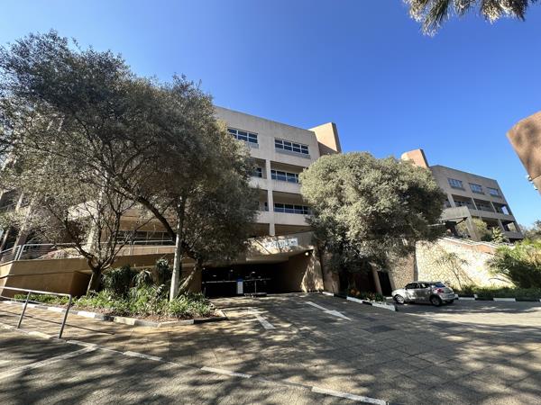 483  m² Commercial space