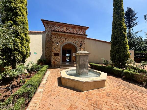 774 m² Land