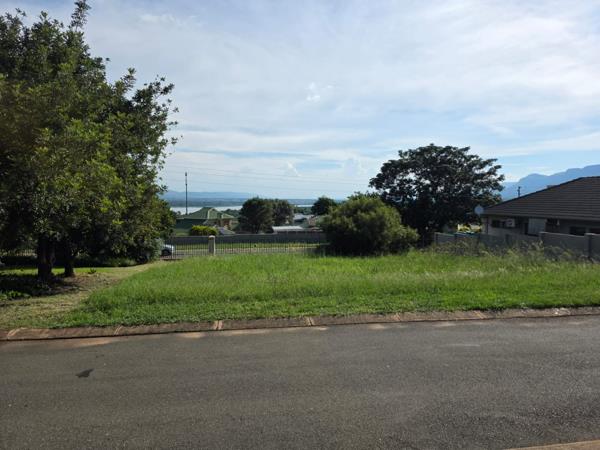 600 m² Land