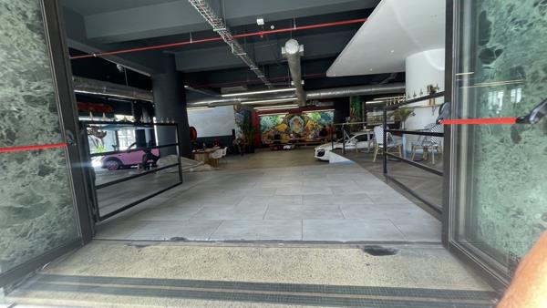 244  m² Retail Space