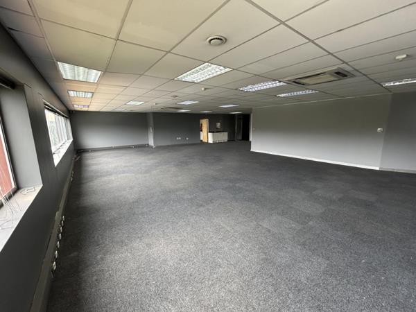 430  m² Office Space