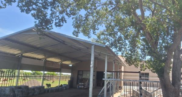 2.1 ha Smallholding