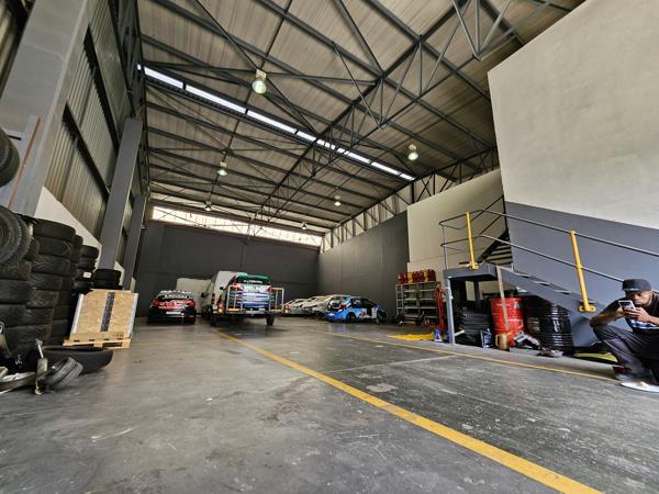 818  m² Industrial space