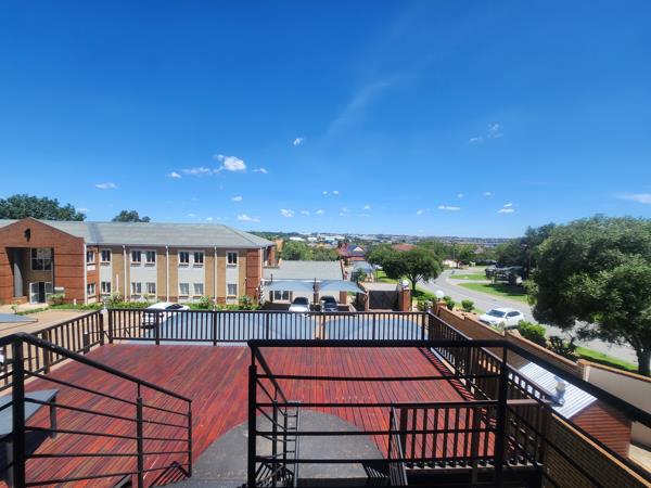 261  m² Commercial space