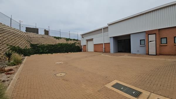 673  m² Industrial space