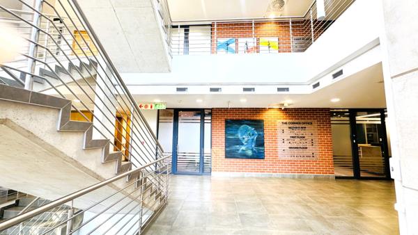 242 m² Office Space