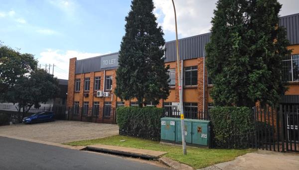 3 302  m² Industrial space