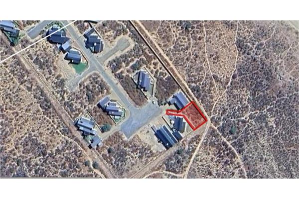 493 m² Land