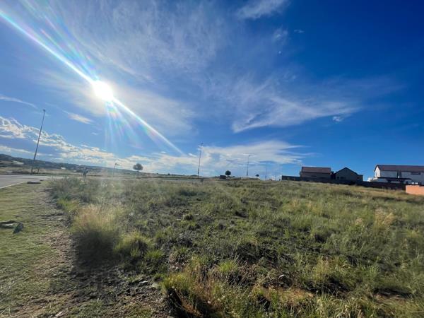 1 070 m² Land