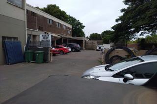 2 596  m² Commercial space