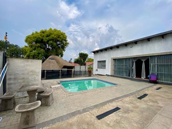 6 Bedroom House