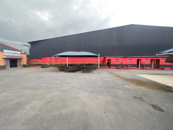 9 661  m² Industrial space