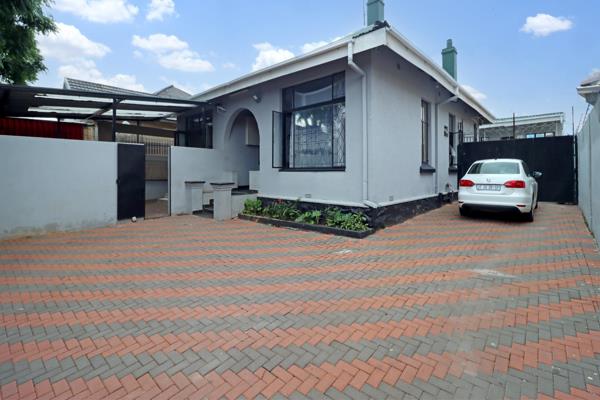 10 Bedroom House