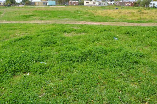 350 m² Land