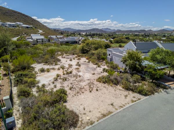 841 m² Land