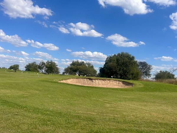 990 m² Land