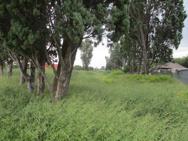 1 586 m² Land