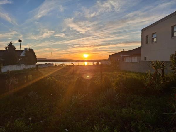 977 m² Land