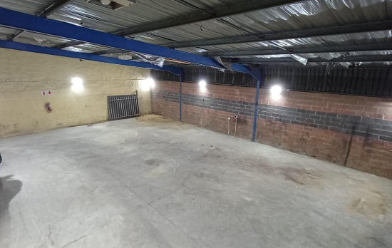 305  m² Industrial space