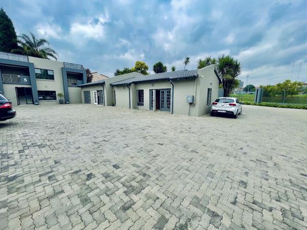 1 050  m² Commercial space