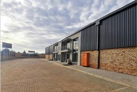 415  m² Industrial space