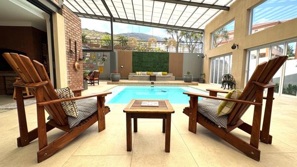6 Bedroom House