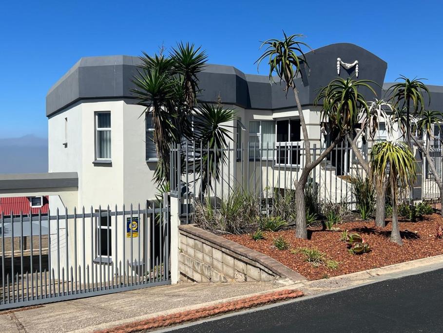 7 Bedroom House