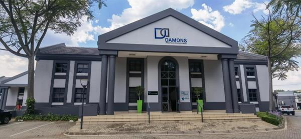 161  m² Commercial space