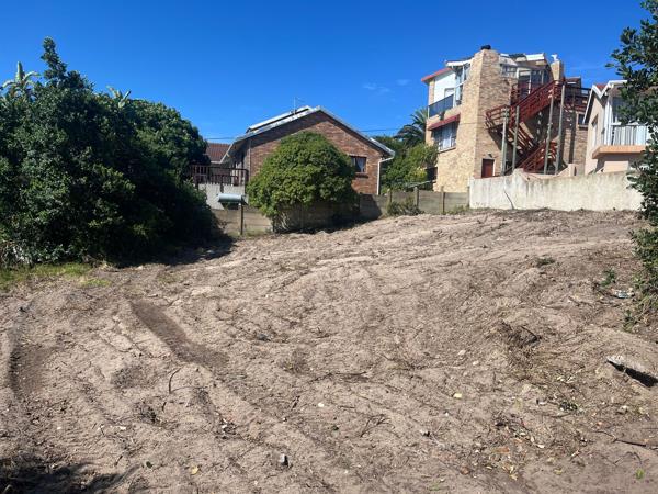 560 m² Land