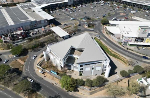 2 194  m² Commercial space