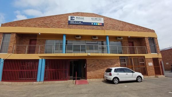 1 300  m² Industrial space