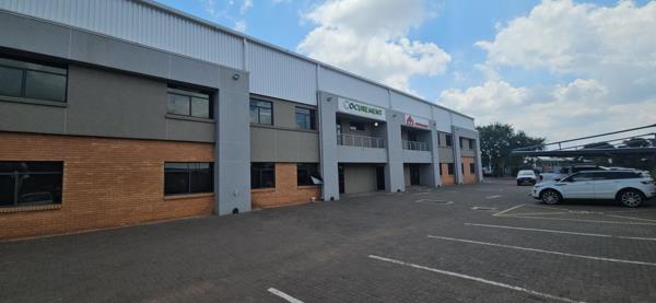 1 818  m² Industrial space