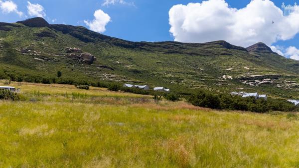 1 404 m² Land