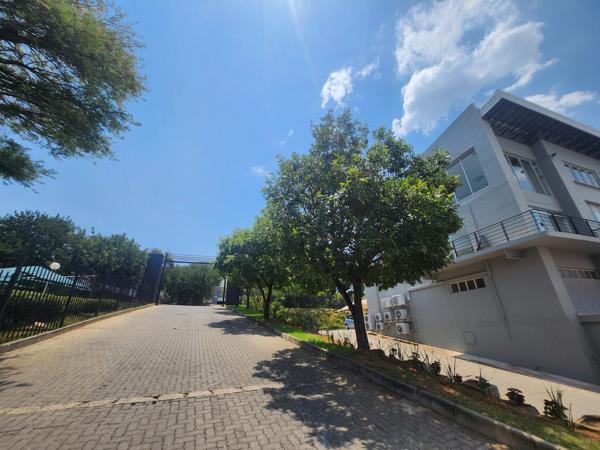 365  m² Commercial space