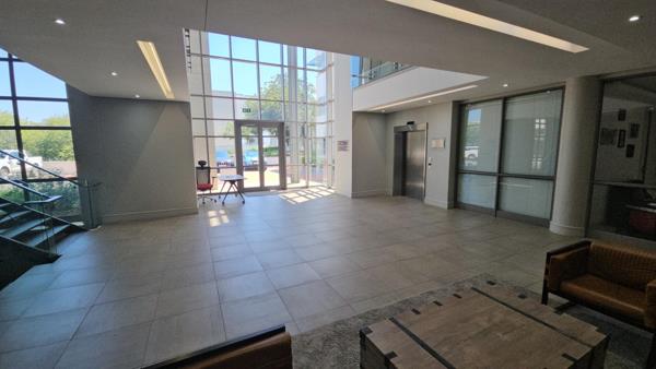 536  m² Commercial space