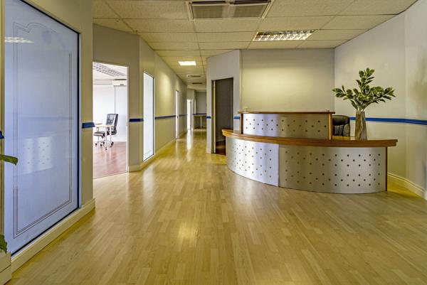 499  m² Commercial space