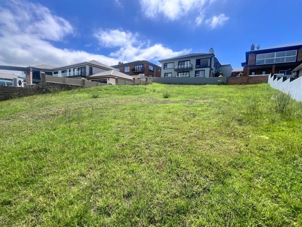600 m² Land