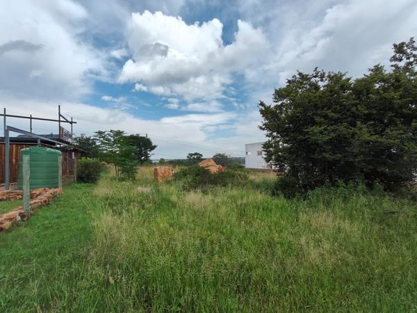 1 033 m² Land