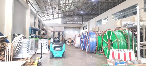 1 671  m² Commercial space