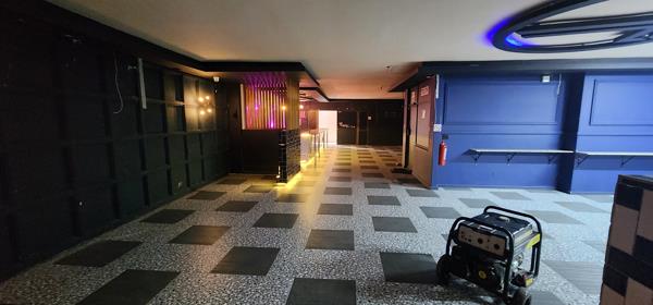 240 m² Commercial space