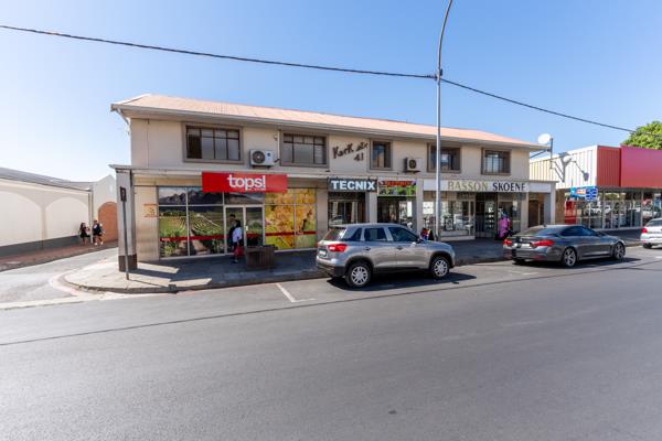 1 200 m² Retail Space