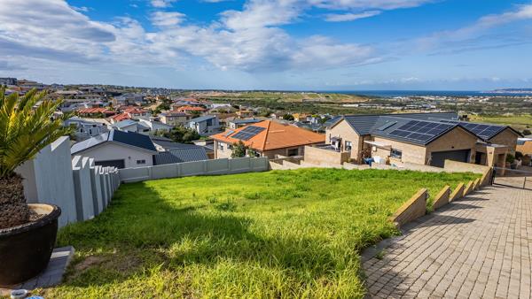 572 m² Land