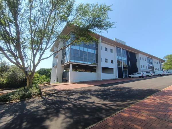 715  m² Commercial space