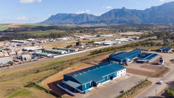 1 785  m² Commercial space