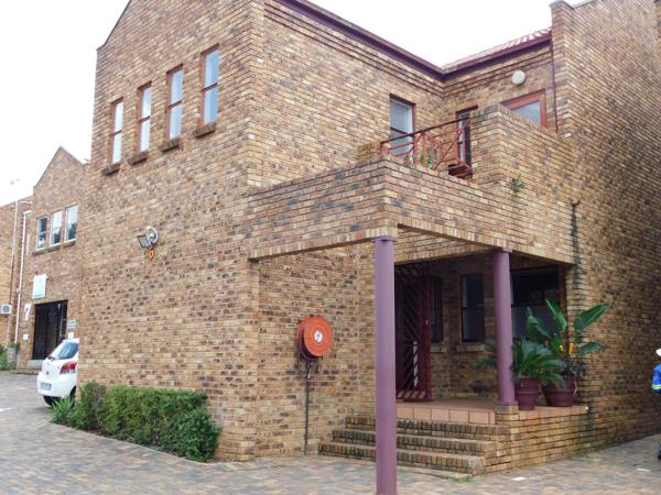 240  m² Commercial space