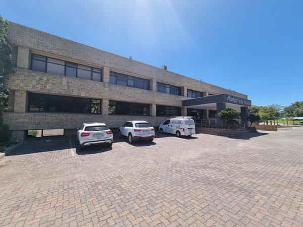 1 832  m² Commercial space