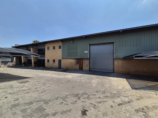 878  m² Industrial space